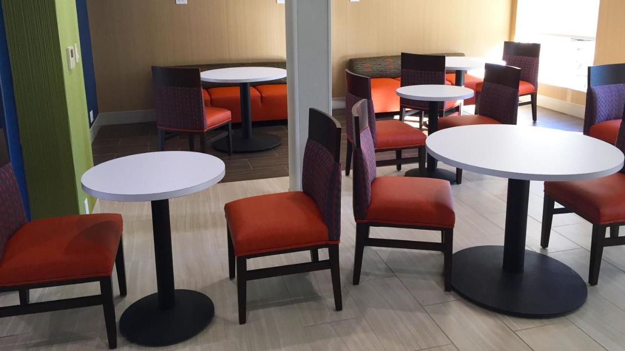 Comfort Inn & Suites Tigard Near Washington Square Esterno foto