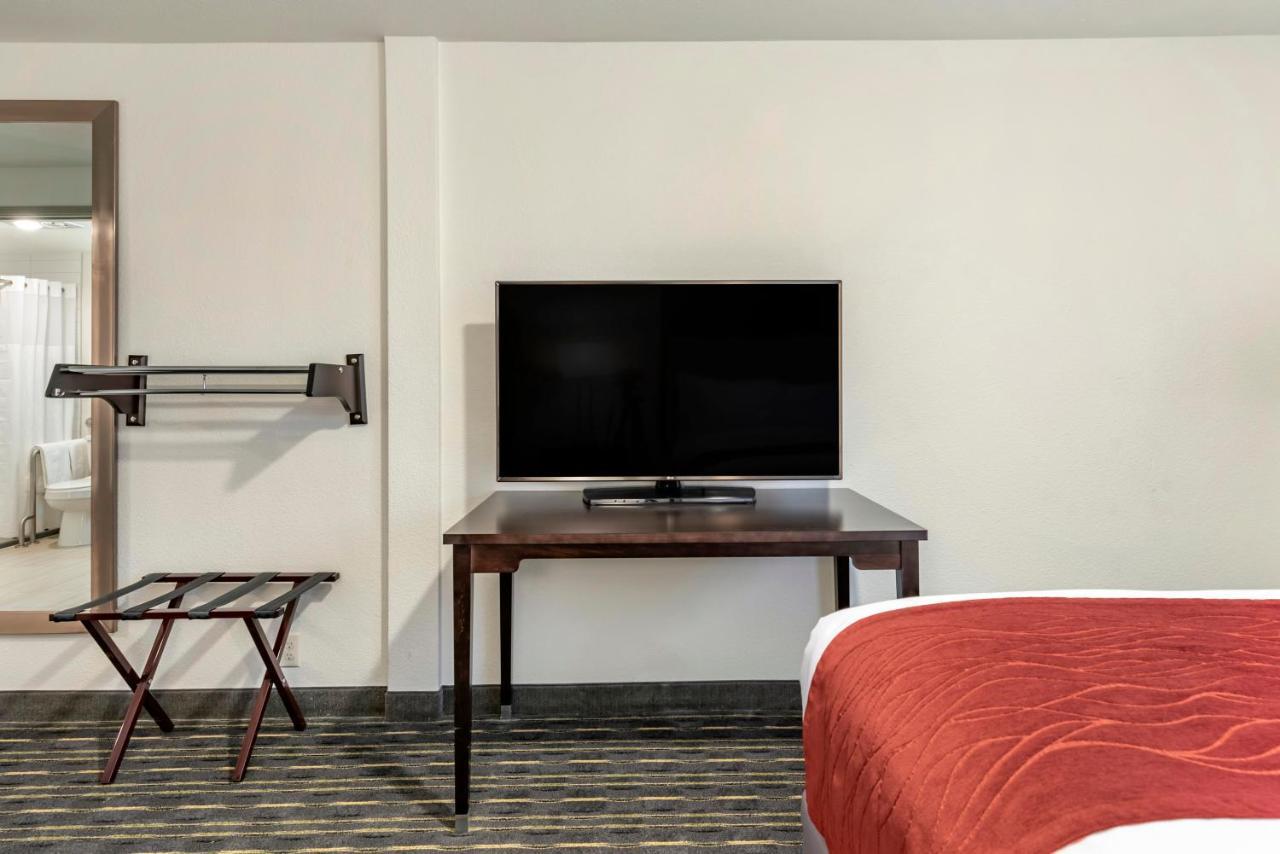 Comfort Inn & Suites Tigard Near Washington Square Esterno foto