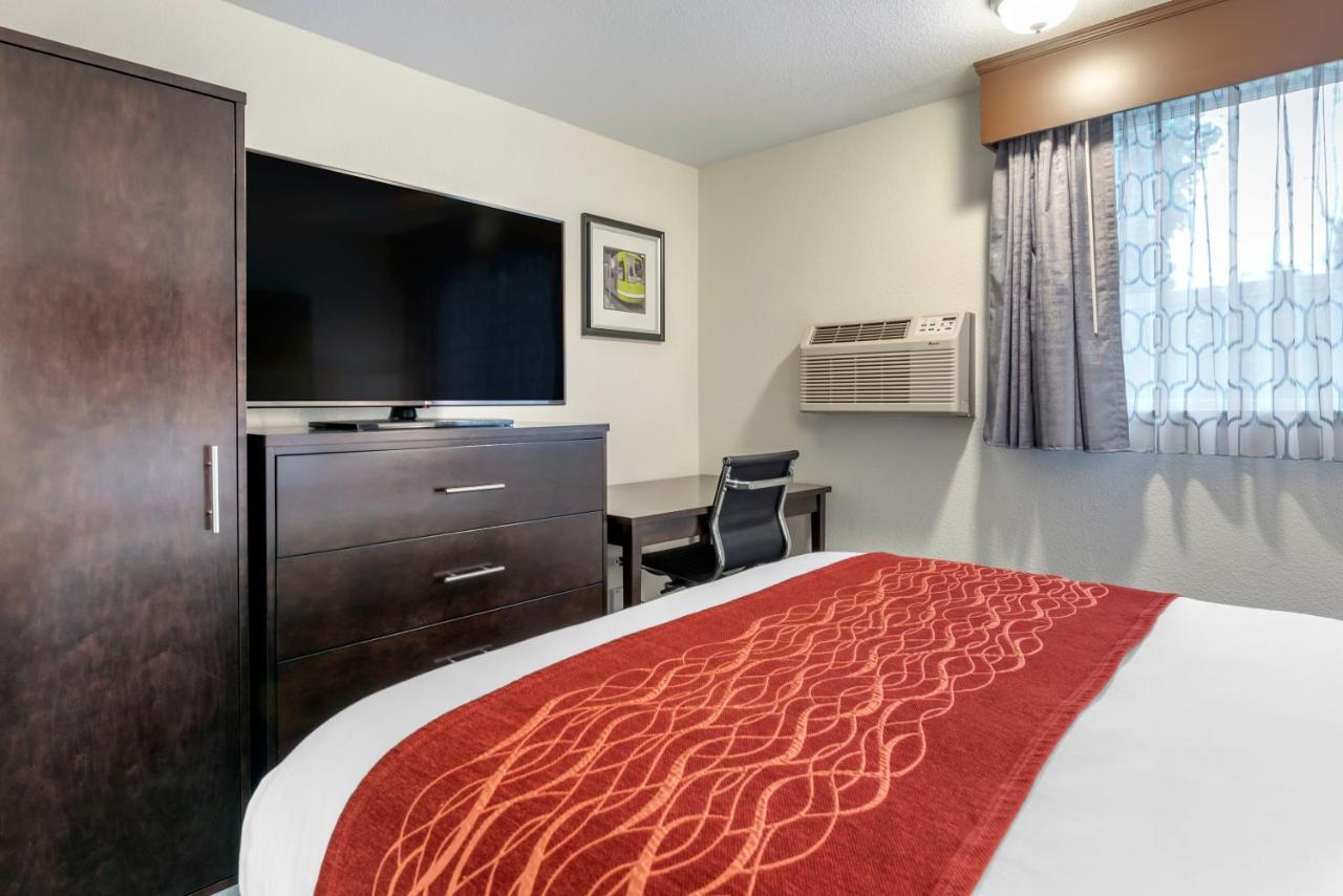 Comfort Inn & Suites Tigard Near Washington Square Esterno foto